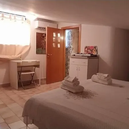 Via Pisa 20 Mansarda Бари